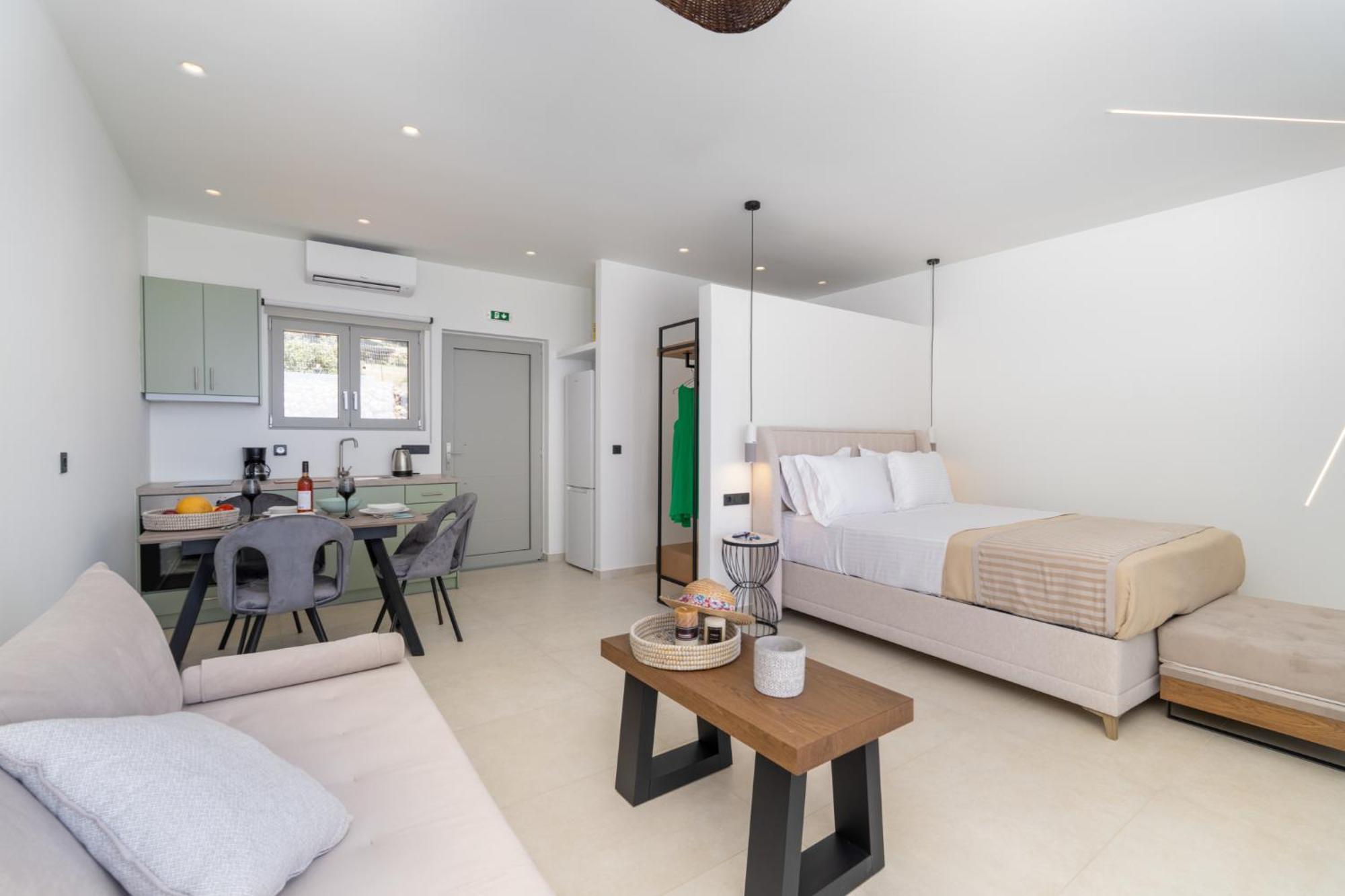 Mellamare Luxury Suites Athanion Exterior photo