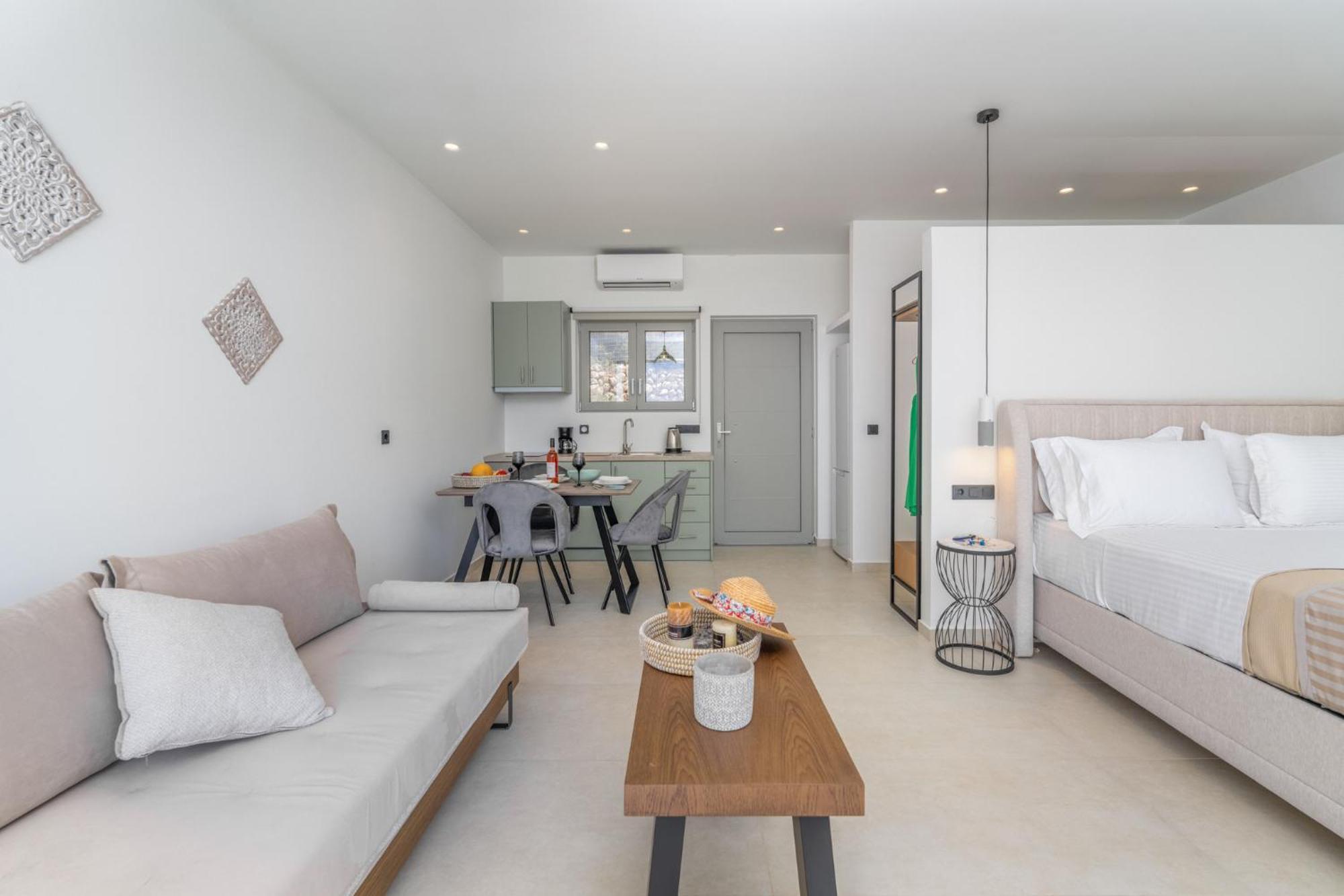 Mellamare Luxury Suites Athanion Exterior photo