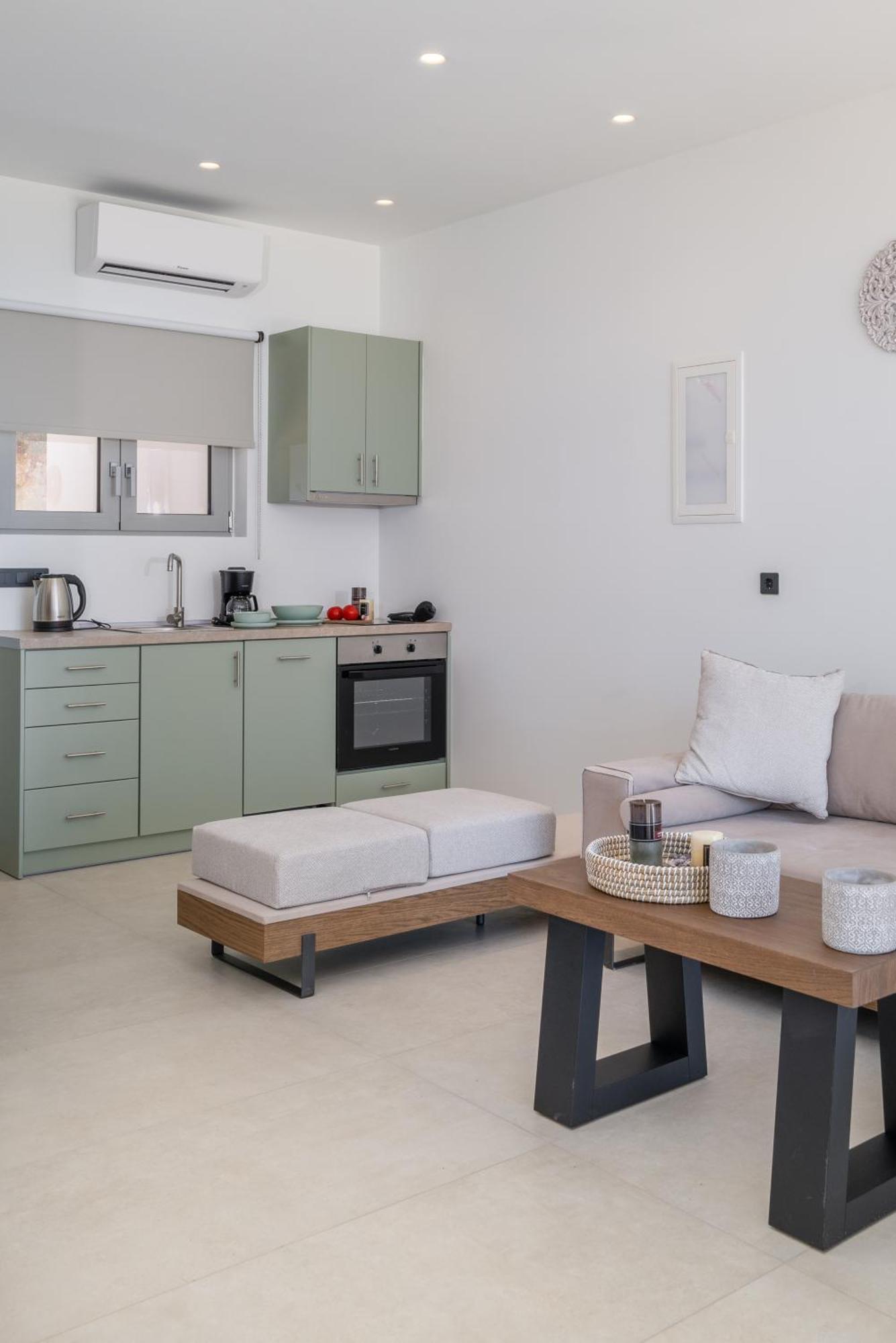 Mellamare Luxury Suites Athanion Exterior photo