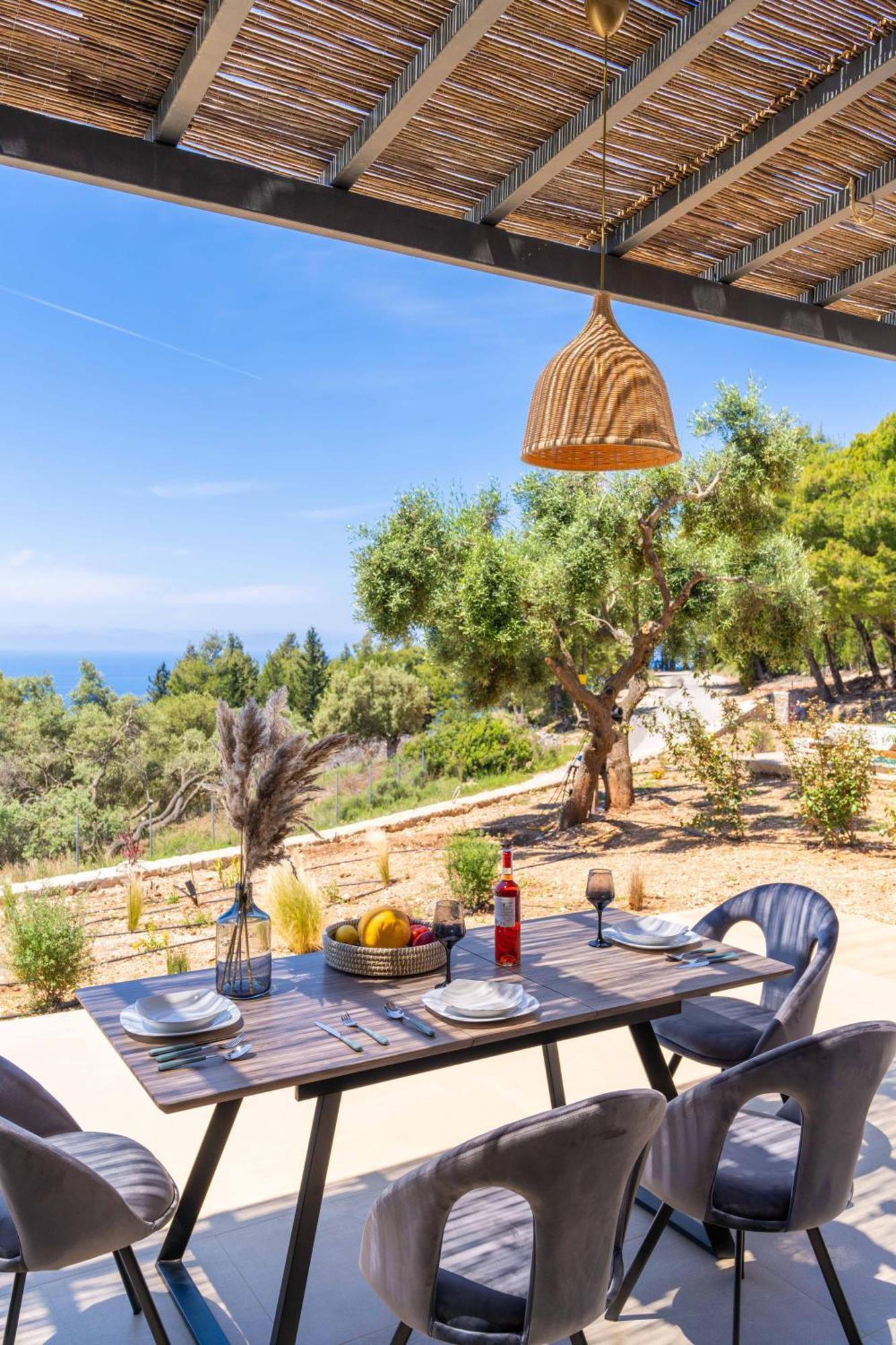Mellamare Luxury Suites Athanion Exterior photo